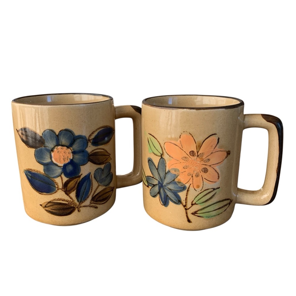 FESTIVAL | Set of Two Vintage Festival Mugs with Floral Design